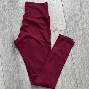 Cranberry Core Universal Standard Leggings